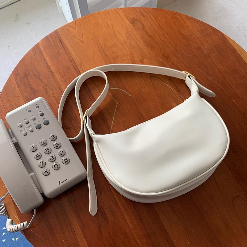 

2025 Fashion Women s Textured Black Shoulder & Messenger Dumpling Bag белый