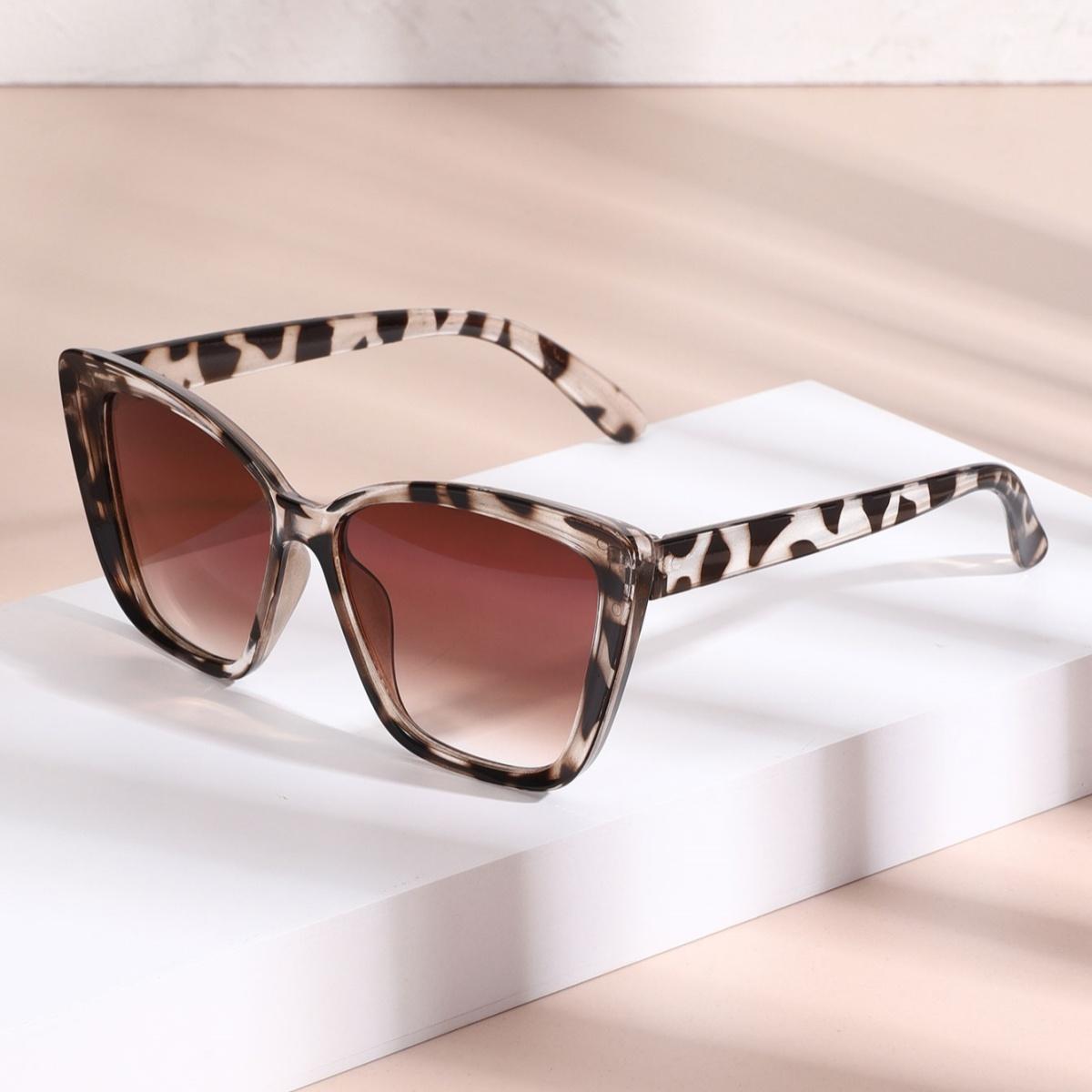 

European and American retro style men s and women s fashionable sunglasses trend versatile summer sun shading and UV protection