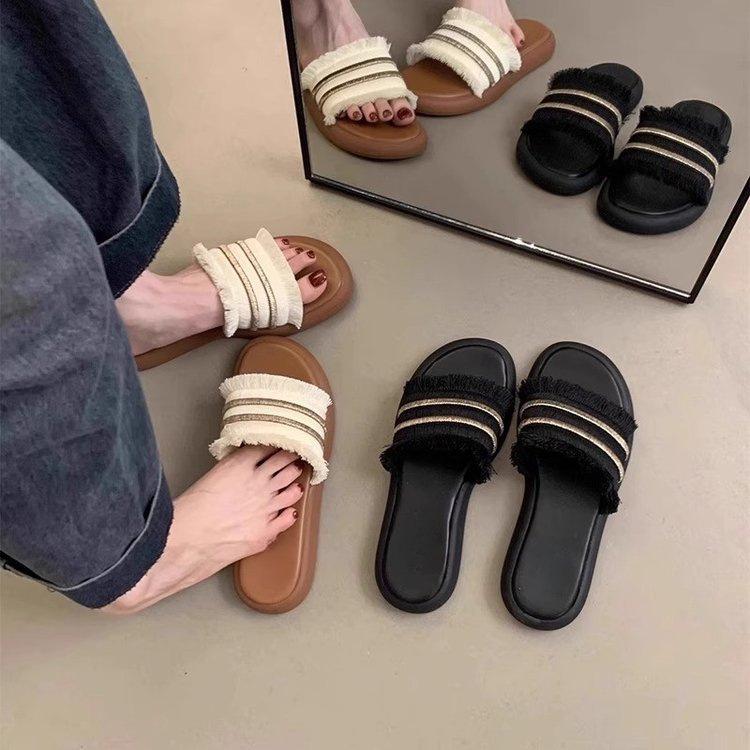 Thick-bottomed beautiful cool slippers women's summer wear 2025 new flat-bottomed fashion with skirts Beach one-word slippers