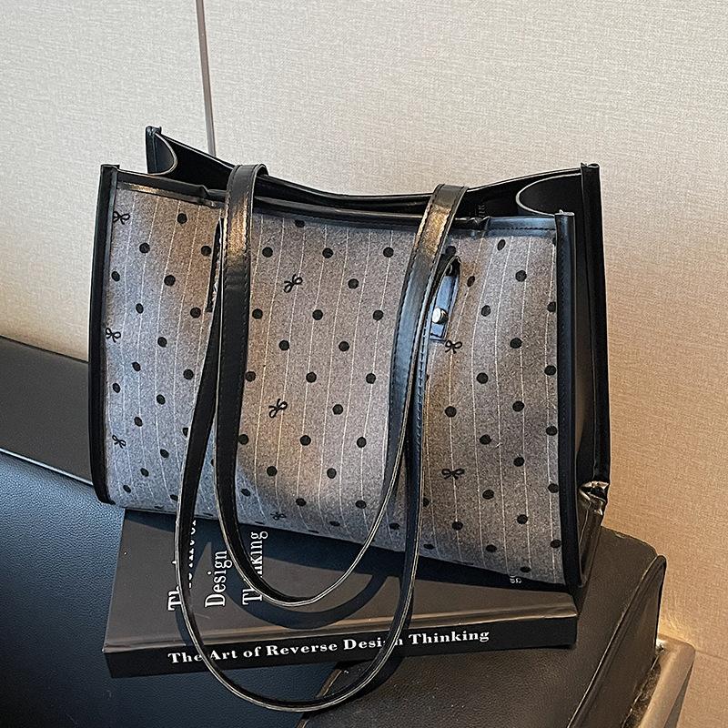 Large Capacity Bag New Korean Tote Bag Casual Women's Bag Shopping Bag Versatile Work Commuter Shoulder Bag
