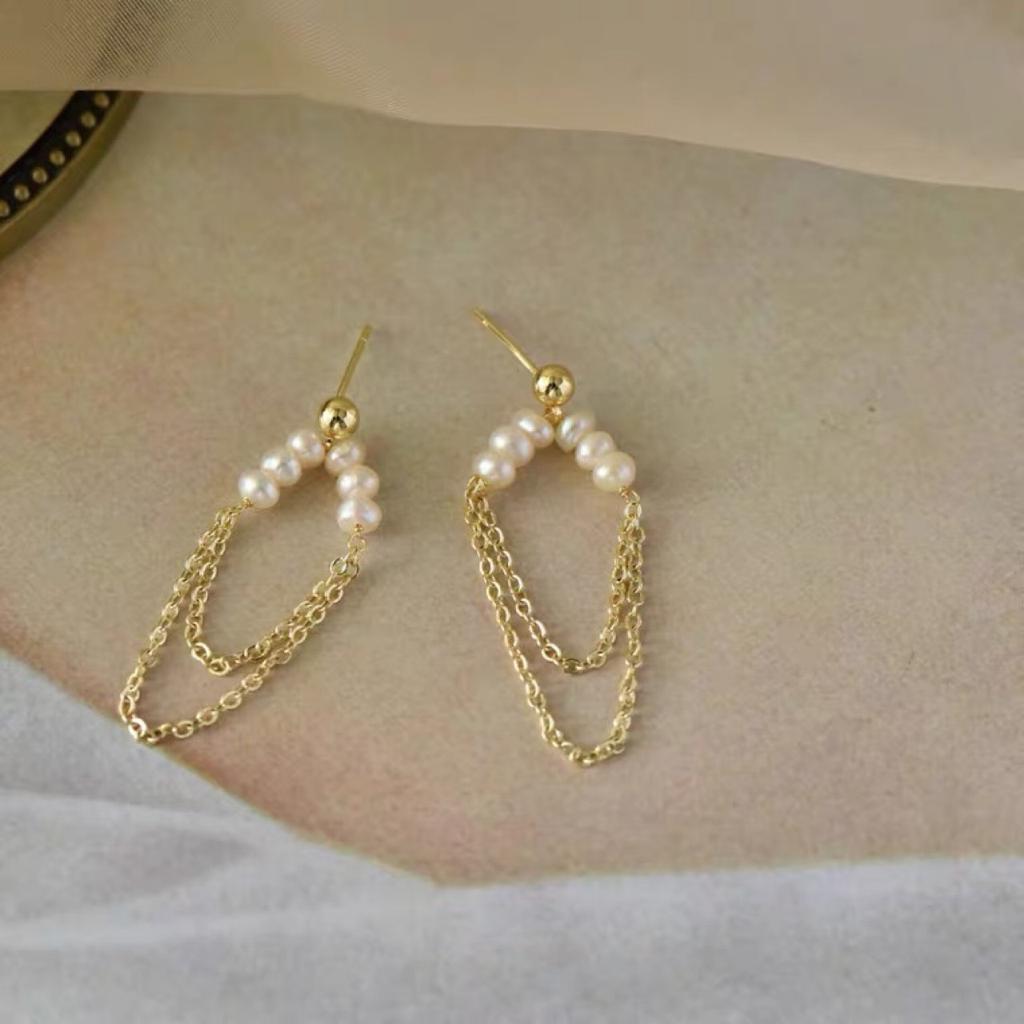 Beautiful Little Fairy Versatile Freshwater Pearl Fringed Earrings Chic and Elegant 14K Bag Gold Stud Earrings Fairy Light Luxury