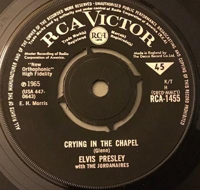 Płyta 7-calowa ELVIS PRESLEY, THE JORDANAIRES - Crying In The Chapel RCA1455 RCA Victor 1965 UK Pop Używana
