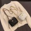 Τσάντα Crossbody Μίνι Αλυσίδα Camellia Argyle – Γυναικεία Μοντέρνα Καλοκαίρι 2024