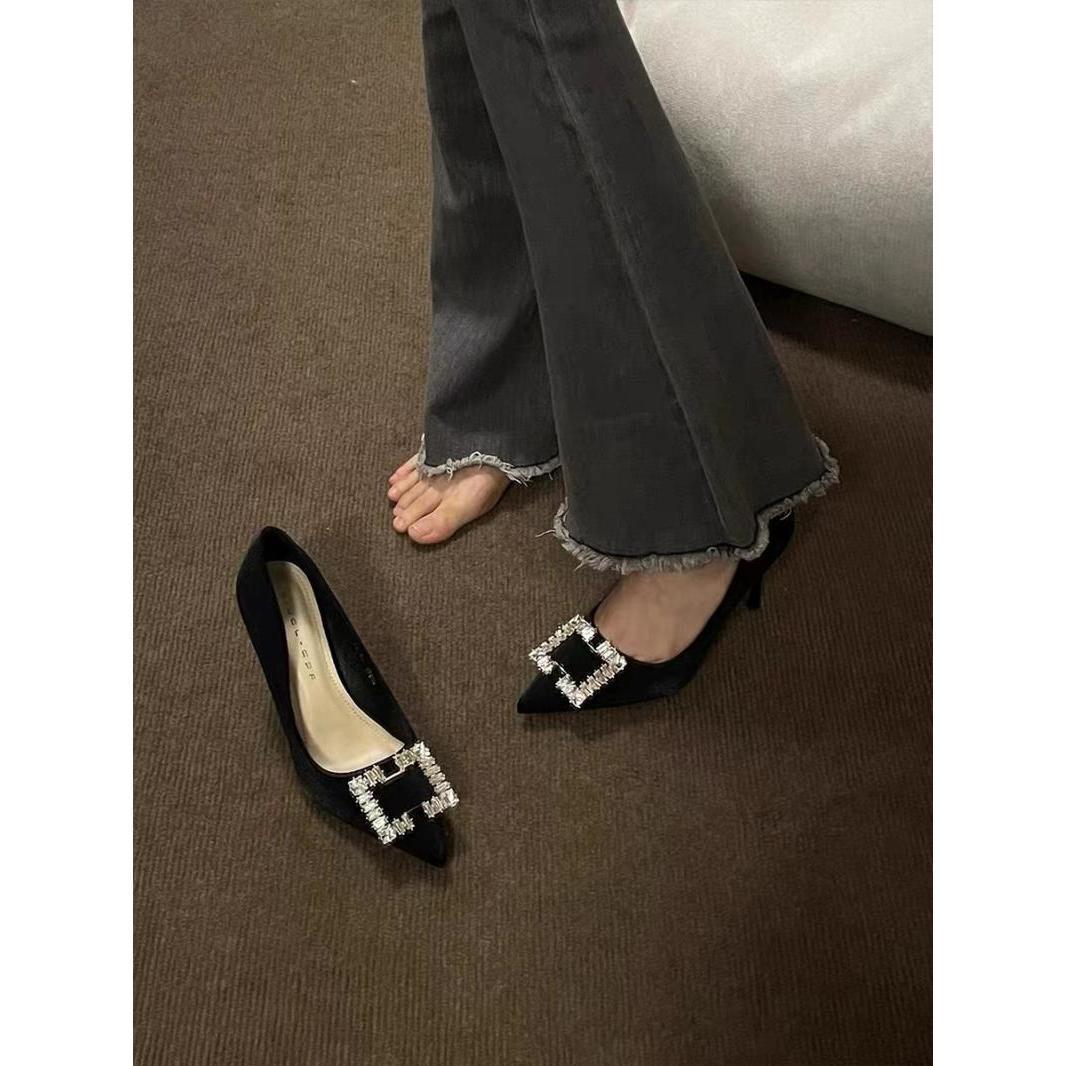 

2025 French high heels women s thin heels new fashion versatile temperament square buckle rhinestone wedding shoes light mouth satin single shoes 39 чёрный