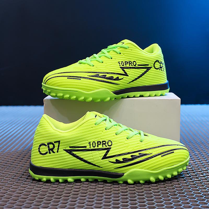 New men's and women's broken nails and laces, leather football shoes, youth training shoes, student long nails, sports shoes size 31
