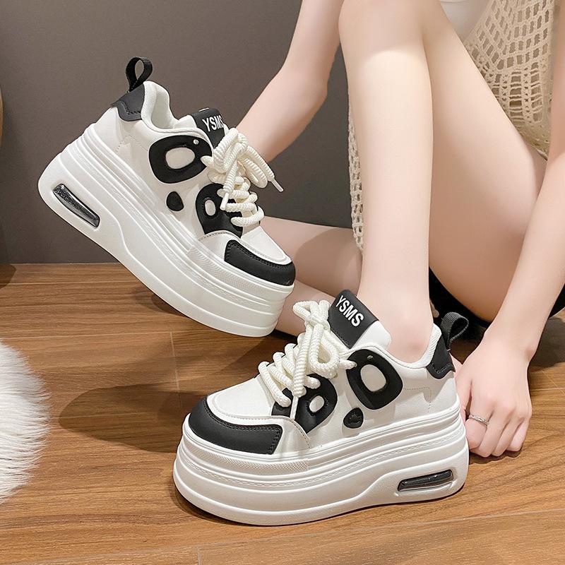 Advanced Sense Small Man Thick Sole Height Increase Small White Shoes Women's 2025 Autumn New Versatile Casual Board Shoes Light Sports Shoes
