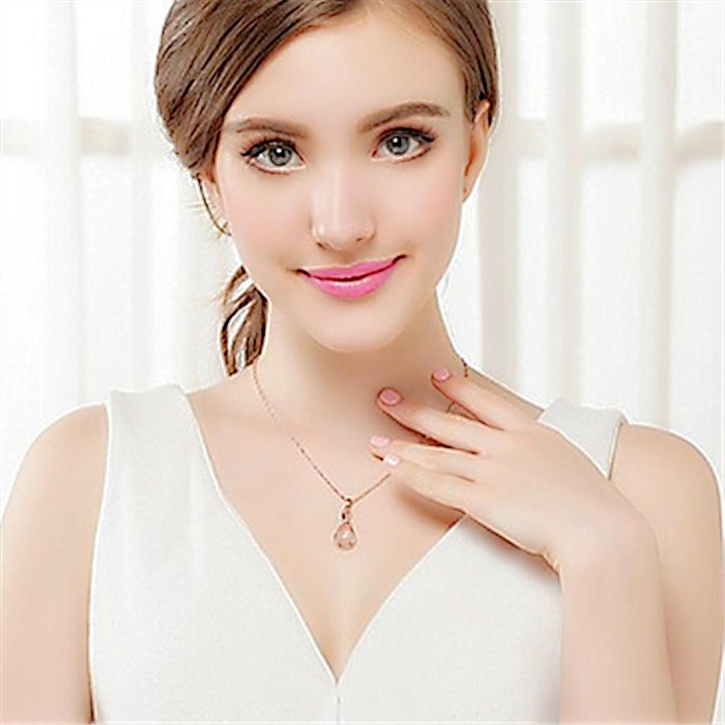 Korean Style Pink Rose Quartz Women's Necklace - Gentle Tone Clavicle Pendant