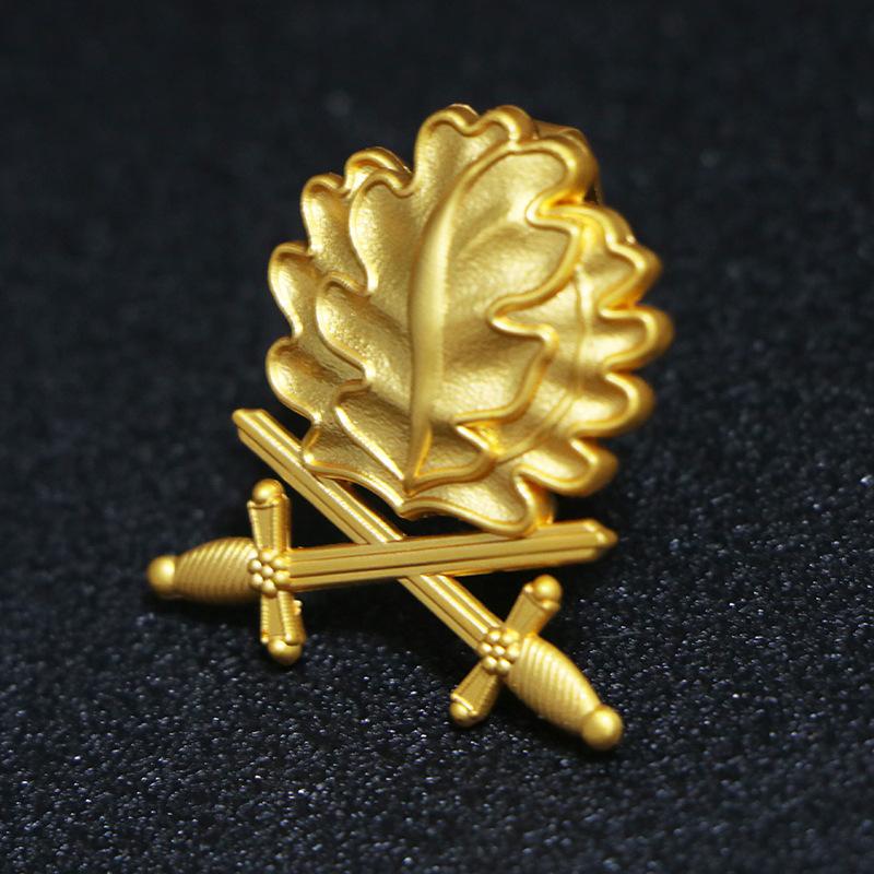 Doppelschwert-Blattmedaille Rittermedaille Zubehör Edelweiß-Abzeichen Eisernes Kreuz Brosche Dekorationen Auszeichnungsmedaillen Sammlerinsignien