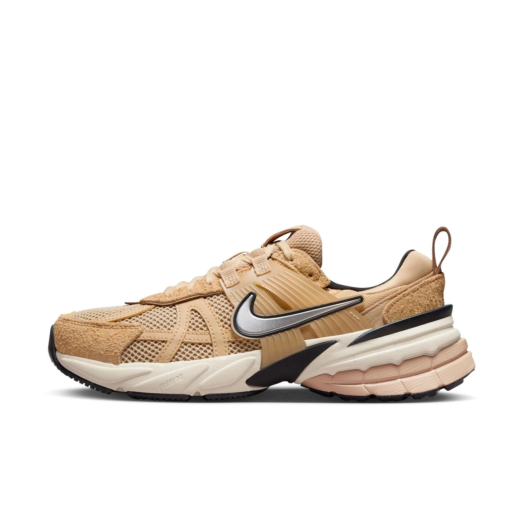 Nike (WMNS) V2K Run  Sesame  FN6703-200 36.5