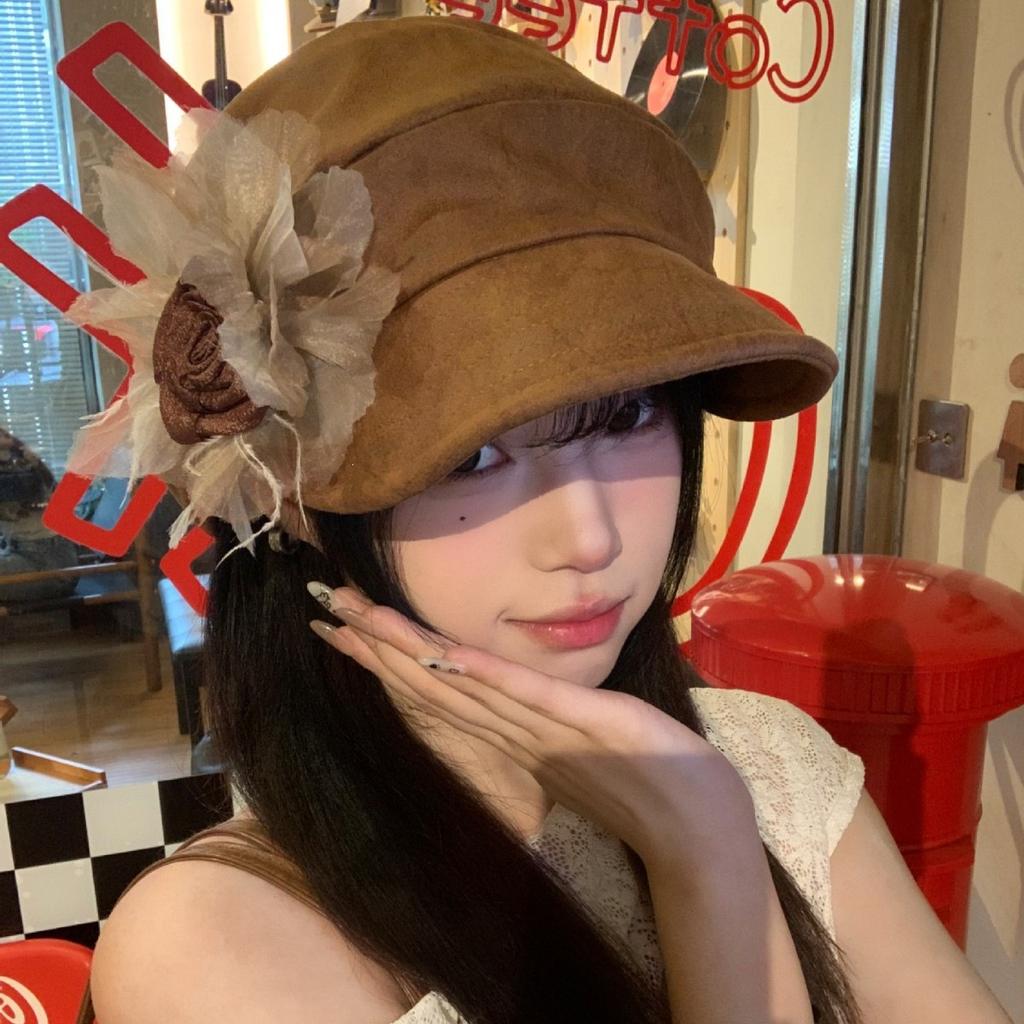 Vintage Niche Flower Pleated Beret Women'S Autumn Maillard Wind Cloud Hat Literary Versatile Octagonal Hat Tide