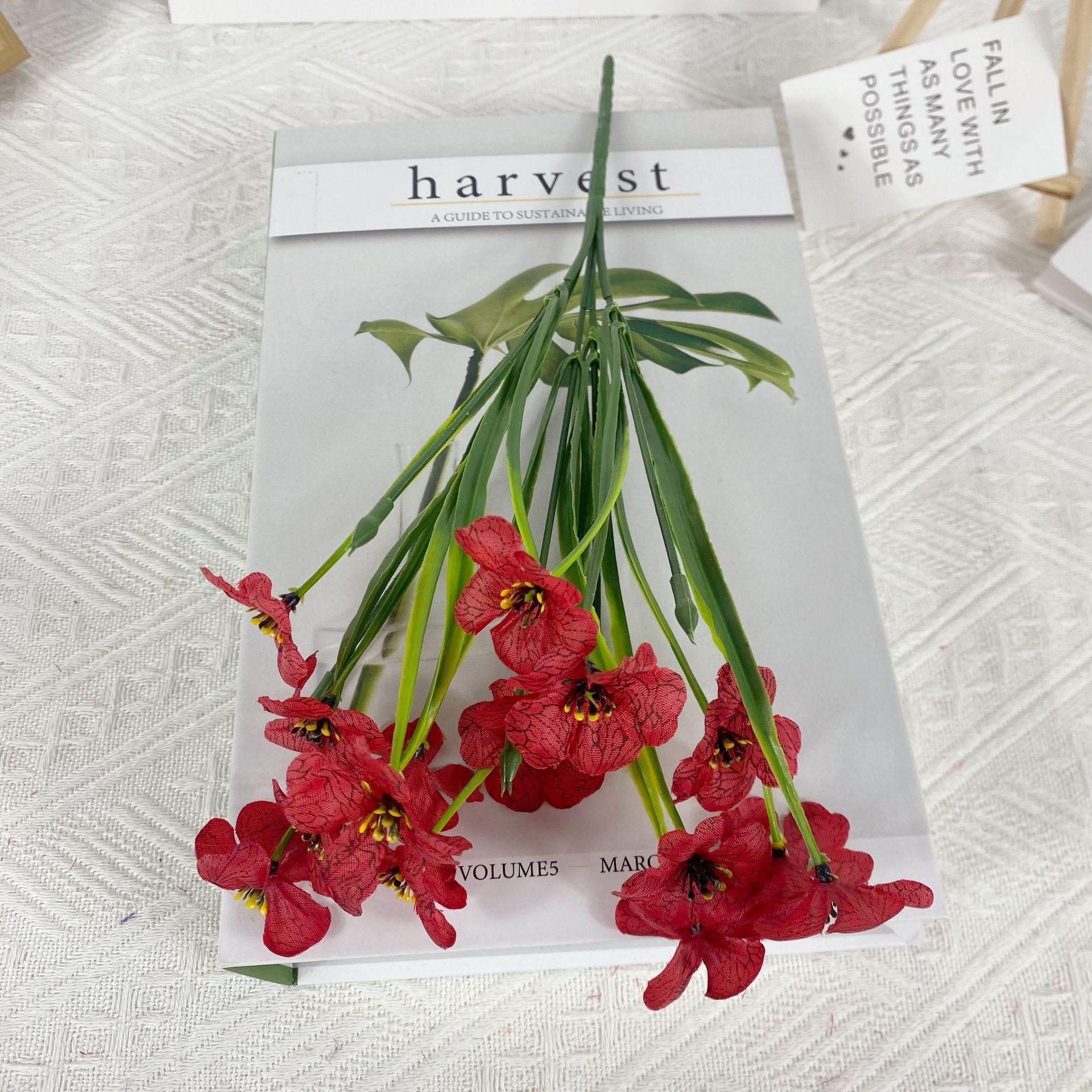 Искусственный цветок 5 веток Весенняя трава Фиолетовый Искусственный Поддельный Цветок Растение в горшке Домашнее украшение Свадебное Украшение для улицы красный