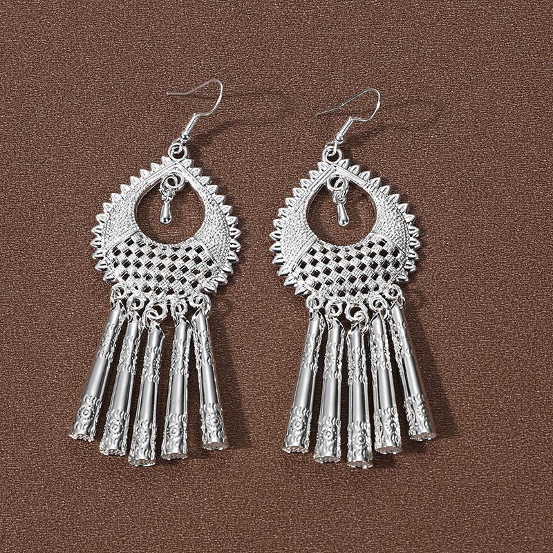 Etnické náušnice s třásněmi z imitace stříbra Miao ve tvaru listů