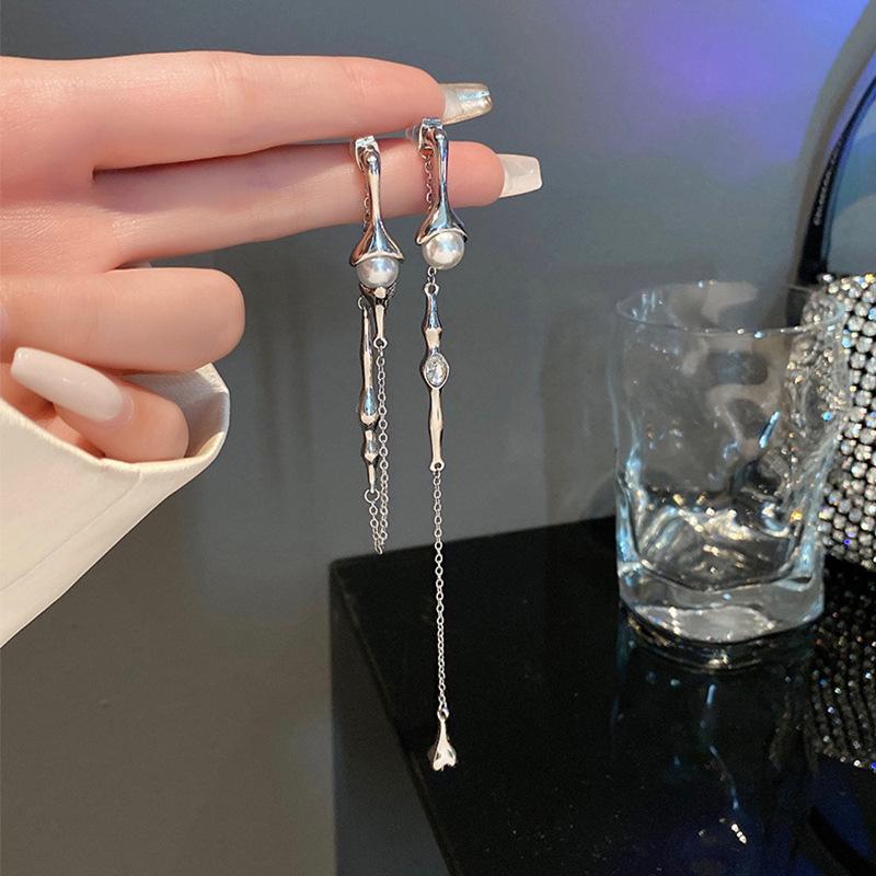 Fashion Design Irregular Metal Long Drop Earrings Women Pearl Chain  Asymmetric Elegant Pearl Boucle Jewelry