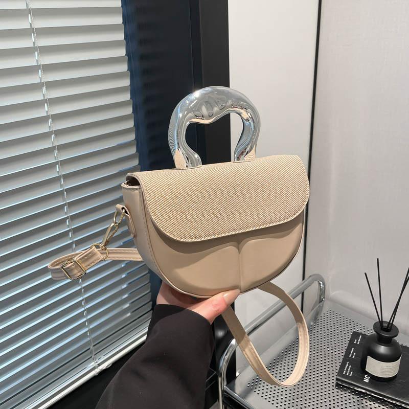 

Spring and summer new 2025 shoulder bag women s trend simple saddle bag advanced texture splicing design messenger bag women хаки