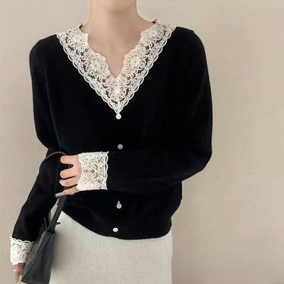 Einfach geknöpftes Spitzenoberteil mit Kragen für Damen, Frühling, schlank geschnitten, mit Temperament, mit gestricktem Pullover-Unterhemd