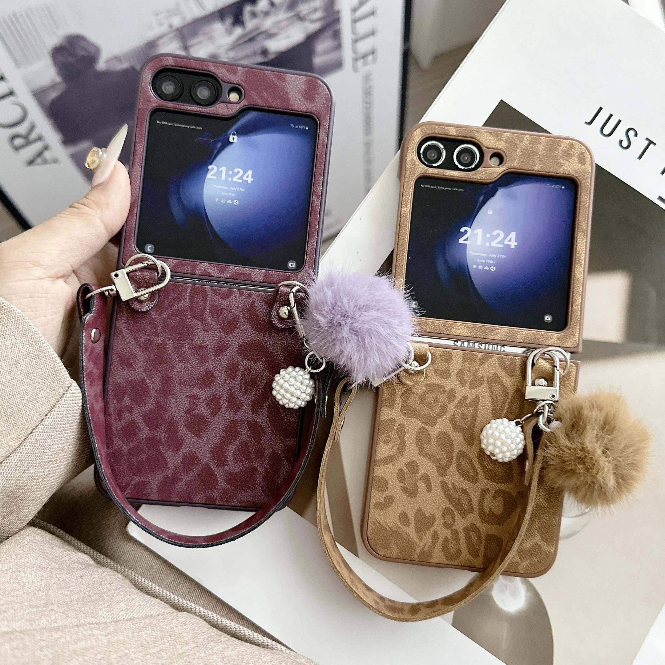 

Leopard Print Silver Border Phone Case for Samsung Galaxy Z Flip 7 6 5 4 3 PU Leather Wrist Strap Protective Cover Galaxy Z Flip5 фіолетовий