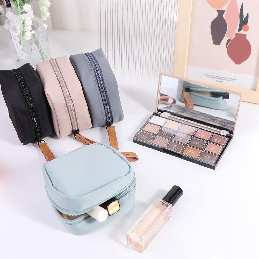 

Large Capacity Travel Organizer Cosmetic Cases Makeup Bags Storage Toiletry Bag Nylon Cosmetic Bag