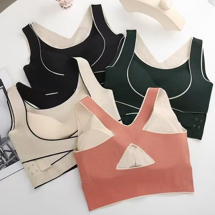 Collect secondary breasts, sports bra, seamless back correction vest, underwear without steel ring, external wear, side buckle, chest pad.