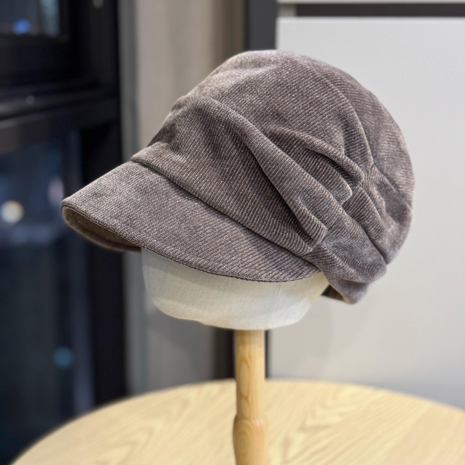 

Шляпа-берет в корейском стиле с нерегулярной плиссировкой из блестящего шелка-облака, жокейская, для женщин, на осень и зиму, новая, универсальная, повседневная, подчеркивающая лицо Adjustable