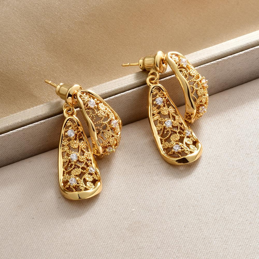 French retro front and rear two-wear earrings hollow lace pattern stud earrings fashion temperament high-end light luxury earrings
