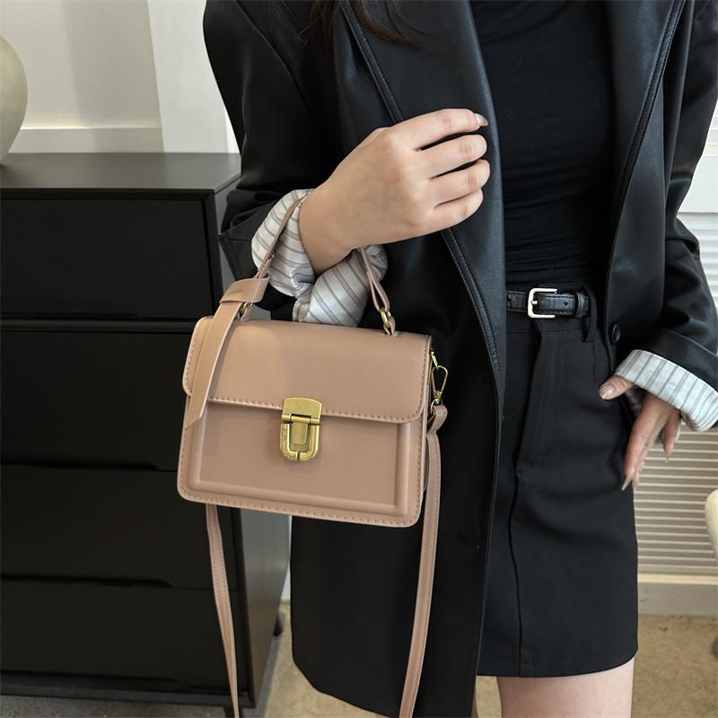 Fashionable Minimalist Handbag For Women Luxurious Small Square Crossbody Bag