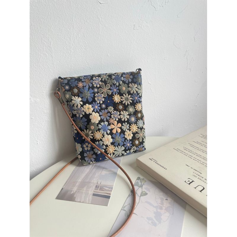 

Оригинальная нишевая сумка для мобильного телефона в художественном стиле Мори с цветочным узором «Дейзи» Blue zipper 1 m