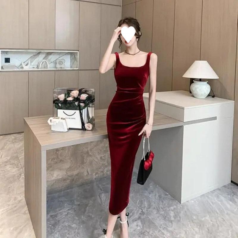 Hochwertiges, leicht luxuriöses, berühmt-retro Kleid, modisches und sexy Temperament, schlankes und dünnes Herbst- und Winter-Basics Samtkleid