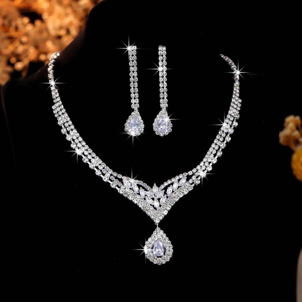Elegant Bridal Zirconia Necklace & Earrings Set - Light Luxury Design.