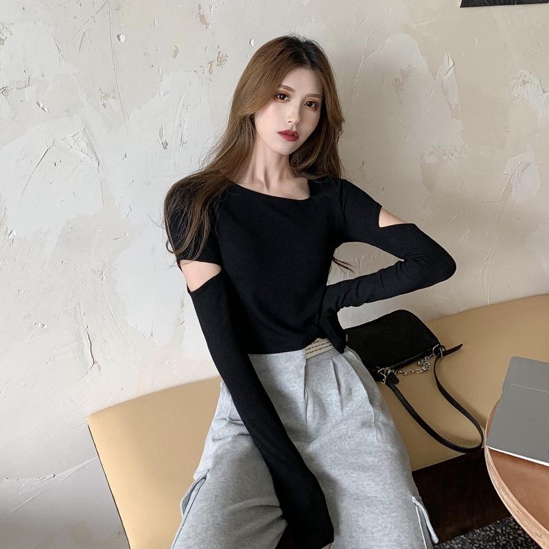 Women's Long Sleeve Slim Fit Casual Top - Pure Color and Versatile with a Round Neck and Hole Detail