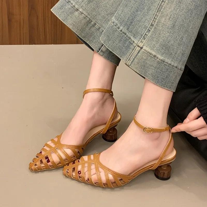 Fashion French Retro Pointed Toe Hollow Out Middle Heel Baotou Fashion Sandalias De Mujer Casual Roman High Heels Luxury Women Shoes