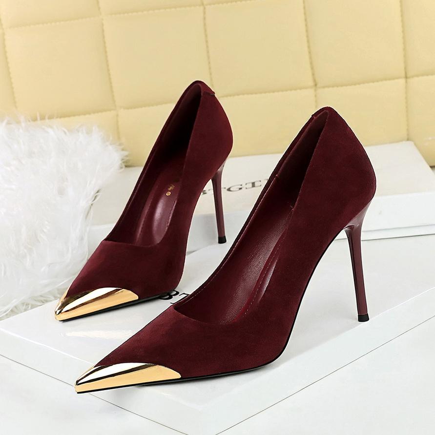 

Банкетні жіночі туфлі на високих підборах замшеві з неглибоким вирізом металеві гостроносі туфлі-човники супер високі підбори 39 червоний