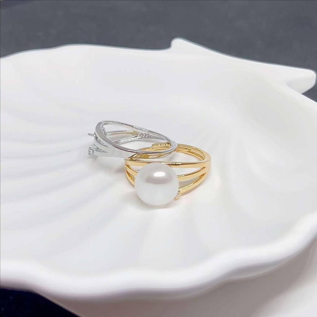 Luxus-Perlenring mit 18 Karat Vergoldung und Kupfer, dreilagiges schlichtes Oberflächen-Design