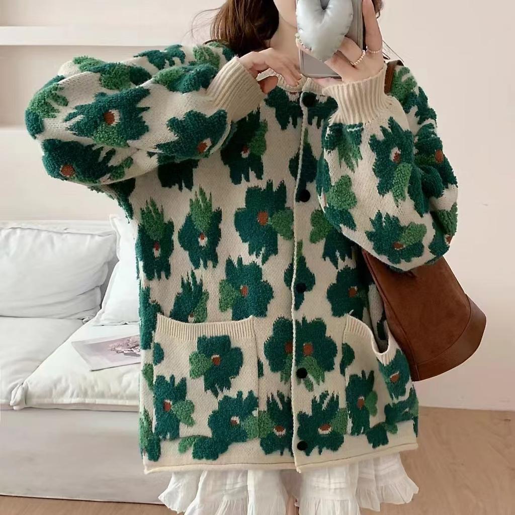 

2024 Плюс Размер Осеннее Пальто Женские Пуговицы Цветочные О-Образным Вырезом Свитера Куртка Вязаная Зеленая Оверсайз Повседневный Стиль Свободный Кардиган Свитер One Size зелёный