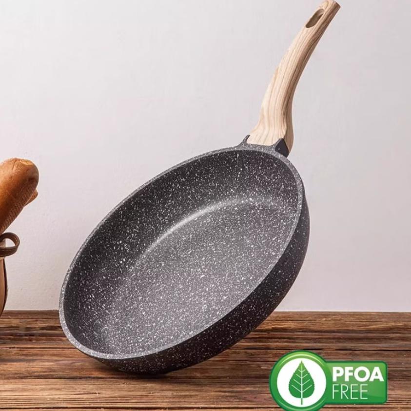 CAROTE Flachbodenpfanne, Steakpfanne, Antihaftpfanne für den Heimgebrauch, Titanpfanne, Kleine Bratpfanne für Spiegeleier für Induktionsherd, 24cm ohne Deckel