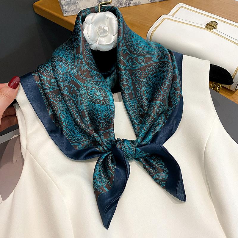 Luxury Paisley Print Square Scarf Sunscreen Ladies Neck Kerchief UV Protection Head Wrap Women Fashion Accessory