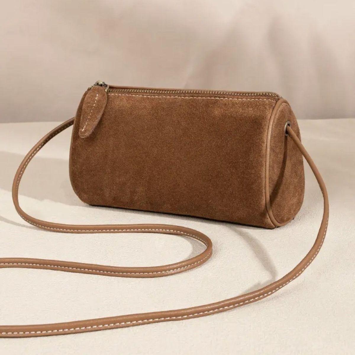 2025 New Niche High-end Minimalist Fashion Single Shoulder Crossbody Frosted PU Pen Holder Retro Cylindrical Women s Bag Small Bag коричневый 1596₽