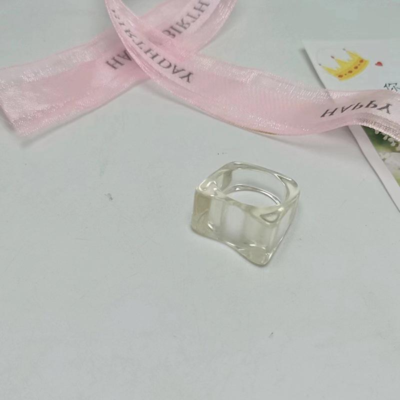 Sada prstenů z pryskyřice a acetátu v mixu barev, kulatý a čtvercový, pro ženy