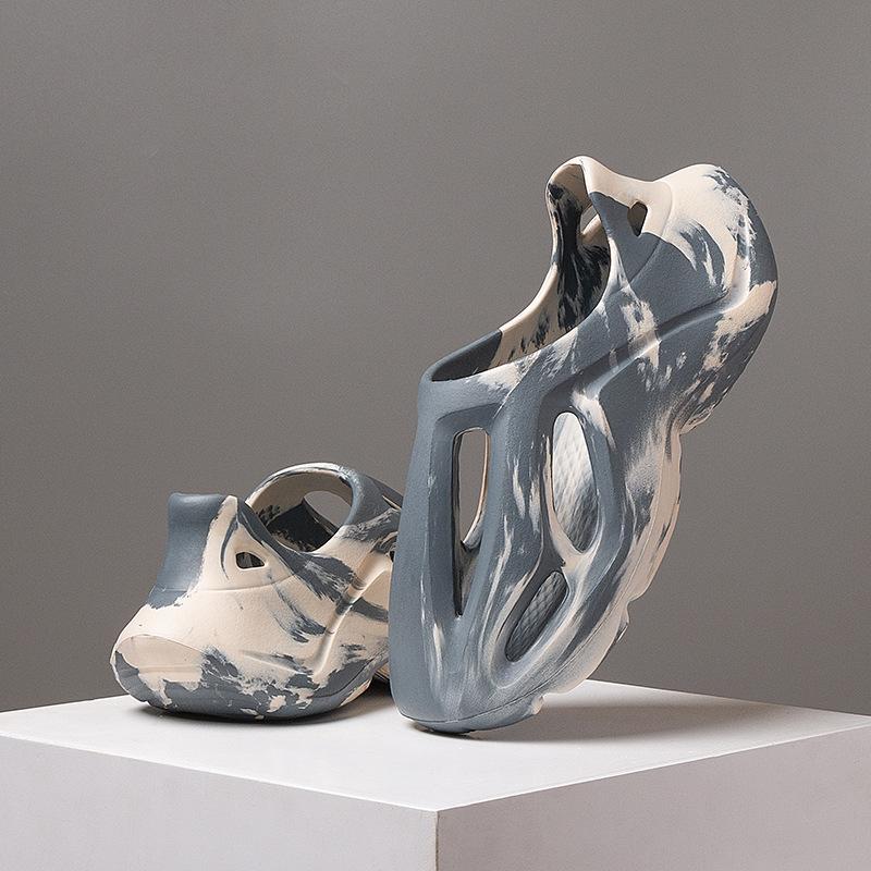 Fashion Comwarm Outdoor Men Clogs Sandals For Women Summer Camouflage Platform Shoe Beach Slippers Men Soft EVA Indoor Home Flip Flops