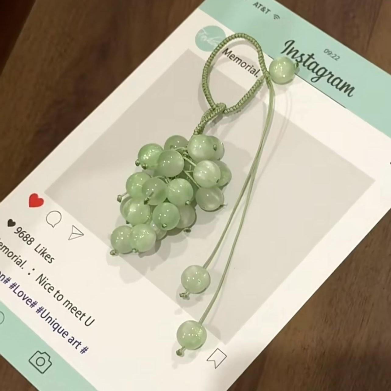 

Меняющий цвет под воздействием солнечного света кулон-брелок из стеклянной бусины в виде зеленого винограда - подарок для лучшей подруги Large Grape Bunch Kit - 25 Beads (2 Sets)