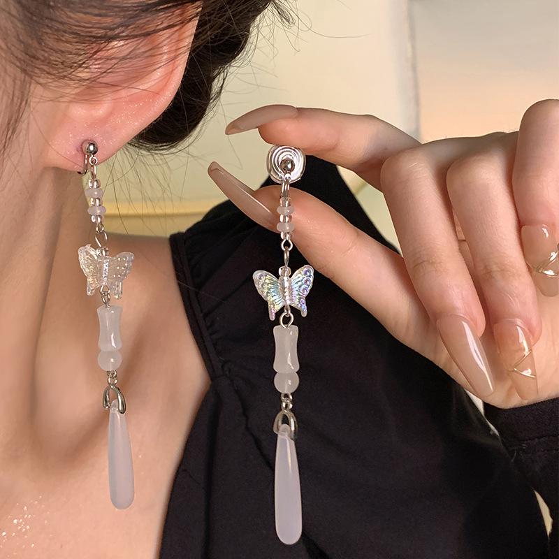 Chinesische Mittelalter-Ohrringe mit langen Quasten und Perlen zum Klemmen