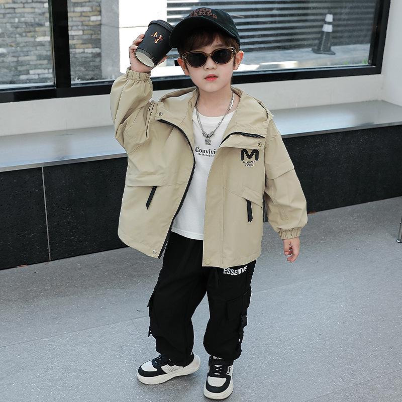 

Stylish Boys Windbreaker: Autumn 2025 Street Style Trench Coat 120 cm бежевый