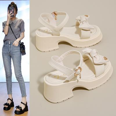 Koreanische Flut High Heels Damen Sommer 2025 neue Mode vielseitige Schleife bequem Wort mit dickem Absatz Sandalen Damen