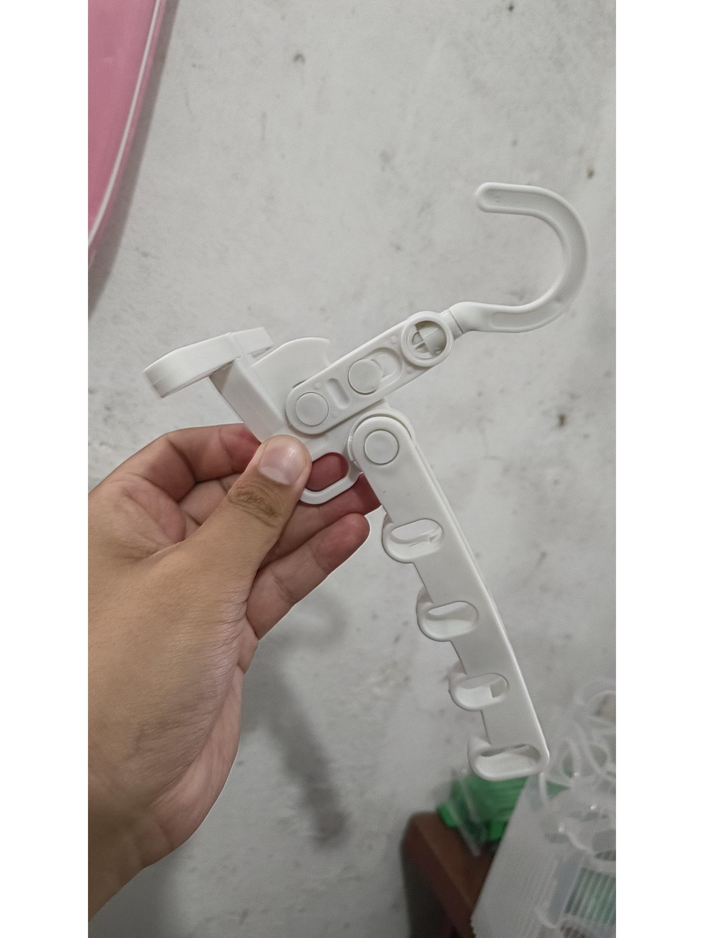 

Compact Five-Hole Wall-Mounted Folding Clothes Dryer, Indoor and Portable Hanger for Travel. белый