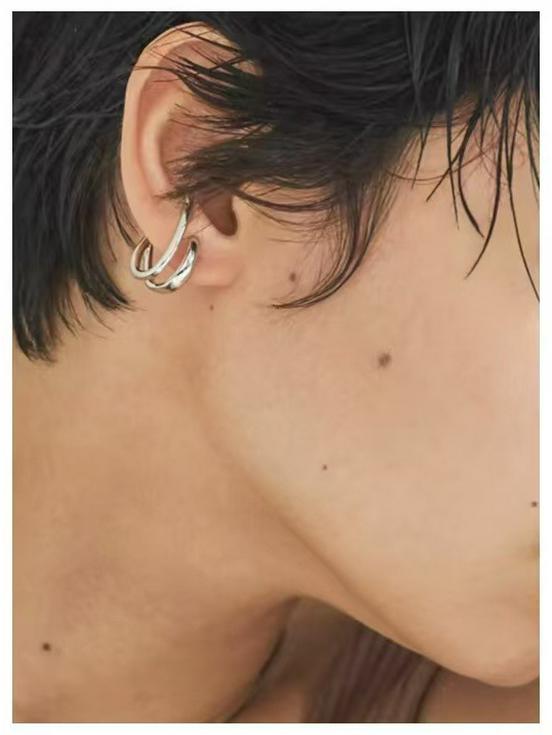 Japanese Minimalist Arc-Shaped Ear Cuff Earrings: Versatile, High-End and Stylish Stud Accessory.