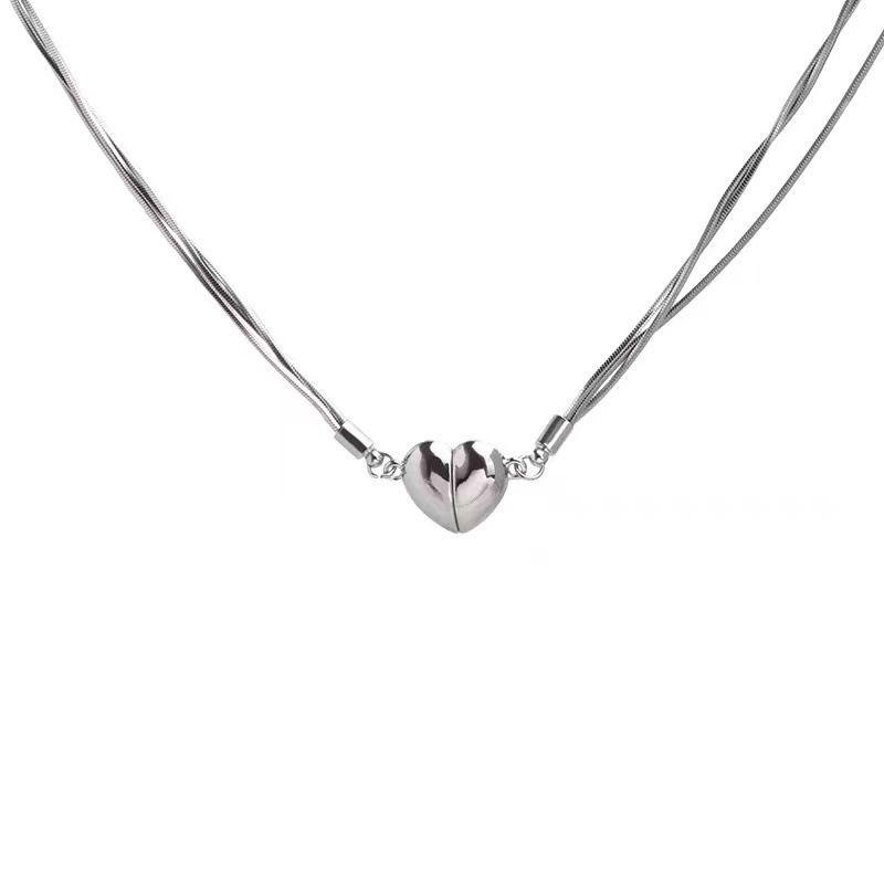 Vintage Magnetic Heart Shaped Pendant Necklace Adjustable Chain Fashion Jewelry for Everyday Wear and Special Occasions
