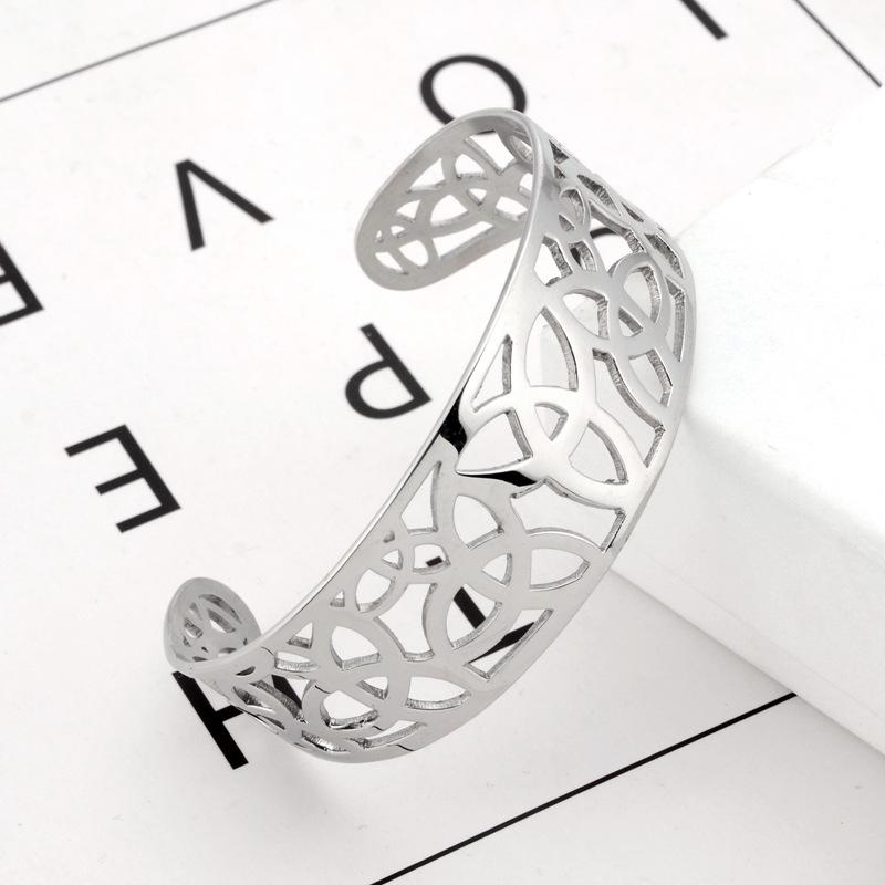 European and American Striped Stainless Steel Bangle: 12/15mm Women's Light Luxury Elastic Bracelet