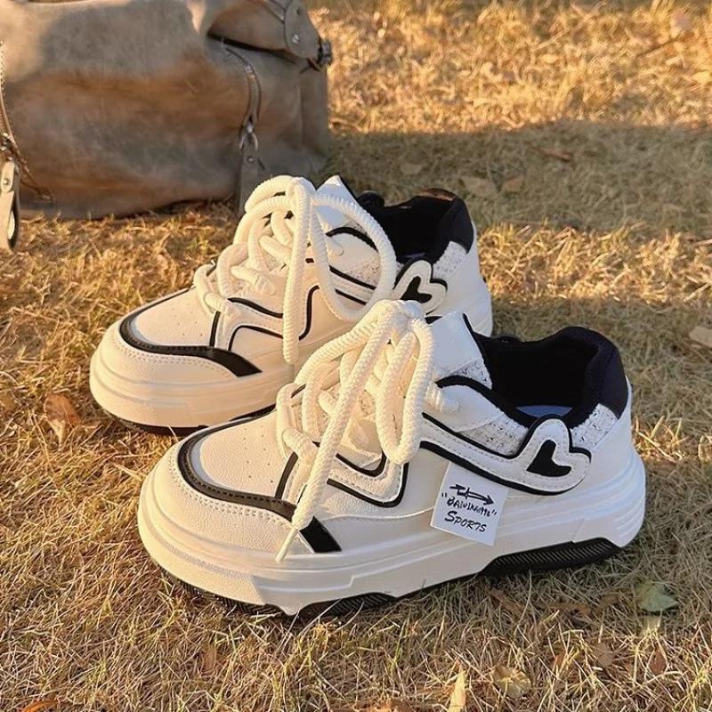 Women's Skateboard Shoes Comfortable Breathable Non-slip Shoes Outdoor Casual Matching Cute and Fashionable Women's Sneakers