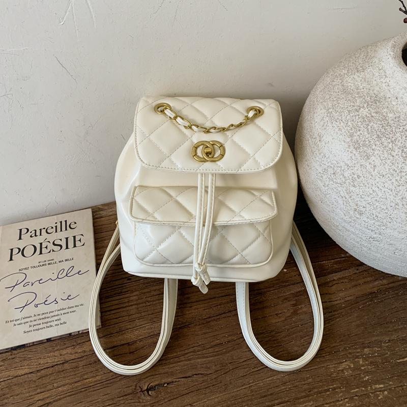 Autumn new fashionable women s bags high value fashion diamond chain backpack large capacity women s backpack