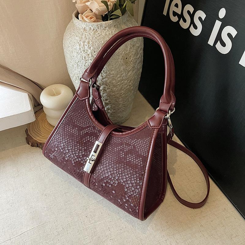Simple retro shoulder bag women's new daily commuting niche design portable underarm messenger bag