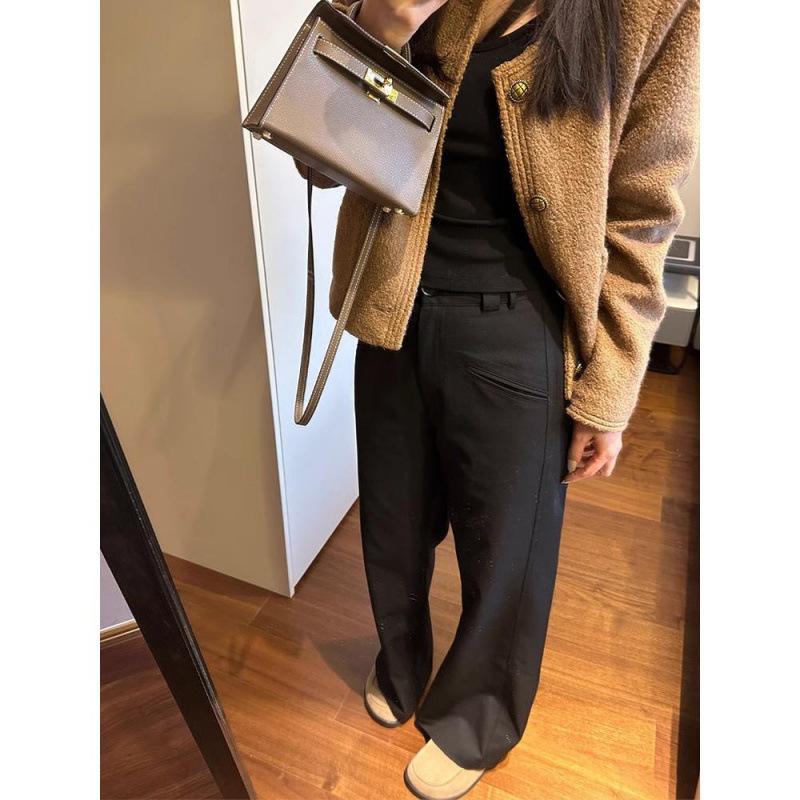 

Женские брюки-костюмные больших размеров микро-клеш с широкими штанинами - Приталенный крой для фигуры типа груша и миниатюрных фигур XL